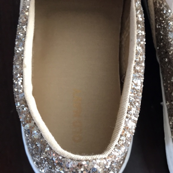 Old Navy gold glitter slip on shoes size 8 - Picture 5 of 9